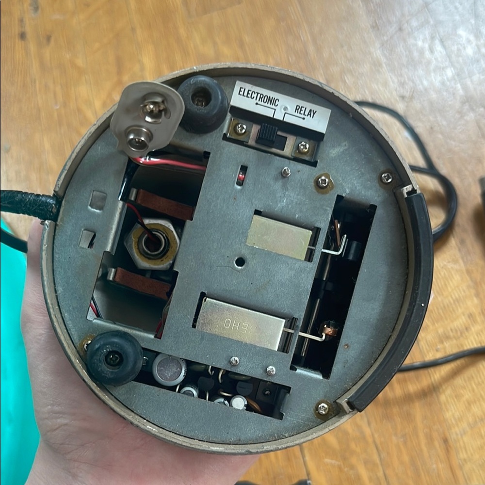 Vintage Desktop Microphone with Stand - Picture 15 of 16